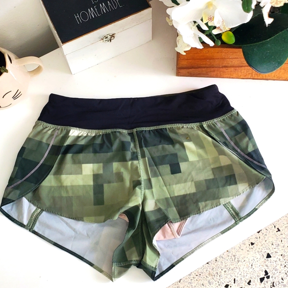 Lululemon speed up green  running shorts size 4